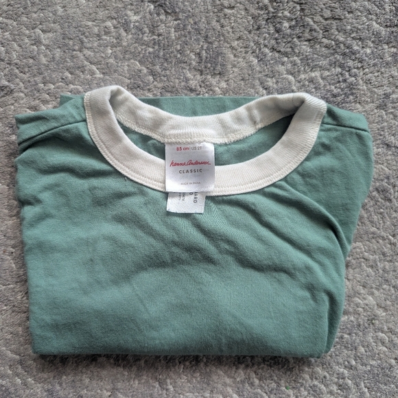 Hanna Andersson Green T-Shirt with White Trim - Picture 4 of 4